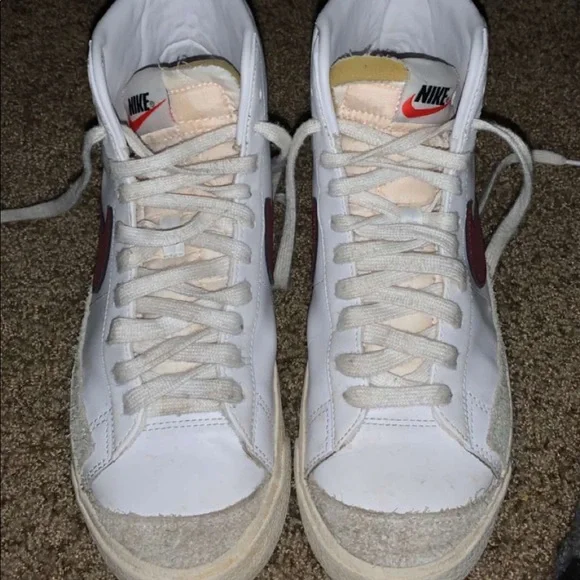 Team red Nike blazers- mens 7.5 womens 9 - Picture 2 of 2